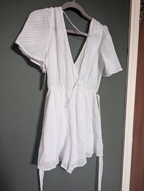 NWT Francesca Lightweight White Striped Romper